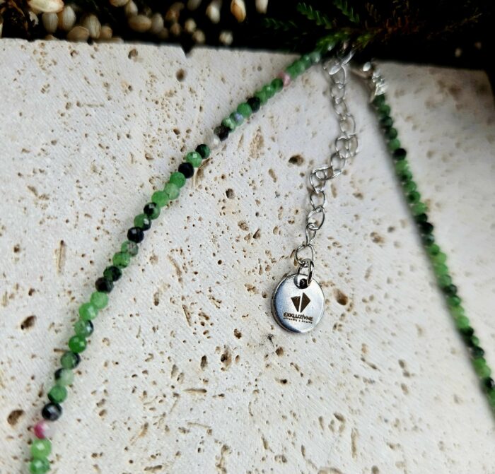 Rubín zoisit náhrdelník 2mm fazetovaný strieborný – Obrázok 2