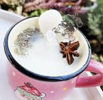 Sviečka Sójová VIANOČNÁ RUŽOVÝ HRNČEK – Obrázok 2