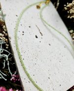 Olivín náhrdelník 2mm fazetovaný zlatý – Obrázok 2