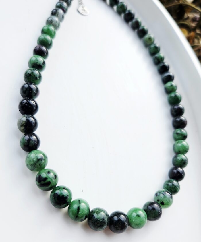 Rubín zoisit náhrdelník 8mm – Obrázok 2
