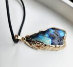 Labradorit  prívesok na koženke č.3 – Obrázok 2