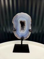 Achát GEODA na čiernom stojane č.2