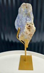 Kyanit disten drúza na zlatom stojane 680g – Obrázok 2