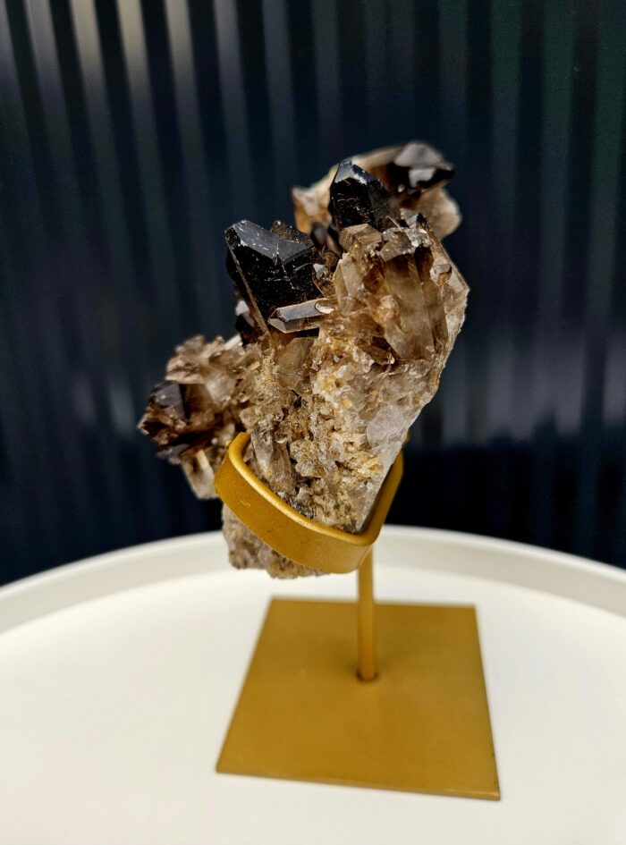 Záhneda drúza na zlatom stojane 1060g – Obrázok 4