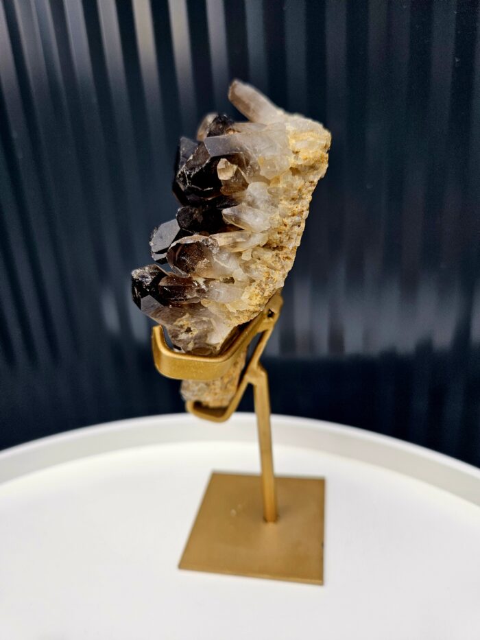 Záhneda drúza na zlatom stojane 610g – Obrázok 4