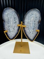 Achát MOTÝĽ na zlatom stojane 700g