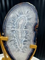 Achát MOTÝĽ na zlatom stojane 700g – Obrázok 3