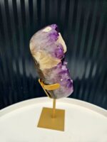 Ametyst drúza s Kalcitom na zlatom stojane 0,86kg – Obrázok 3