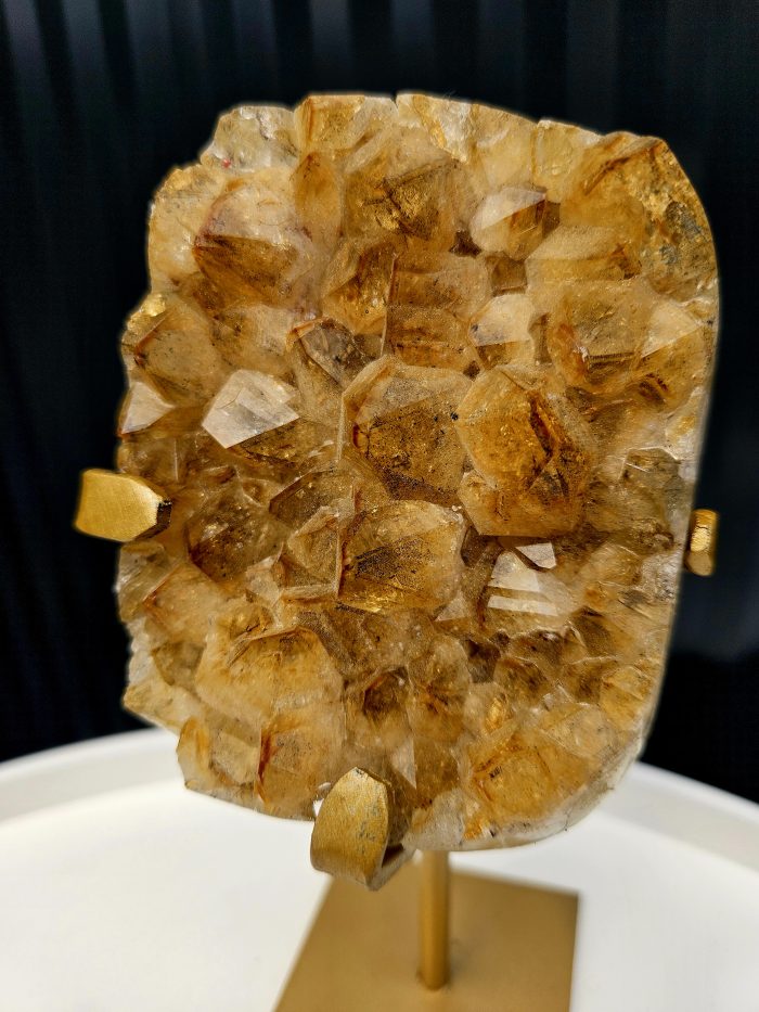 Citrín drúza na zlatom stojane 850g – Obrázok 2
