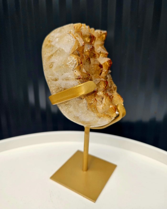 Citrín drúza na zlatom stojane 850g – Obrázok 4